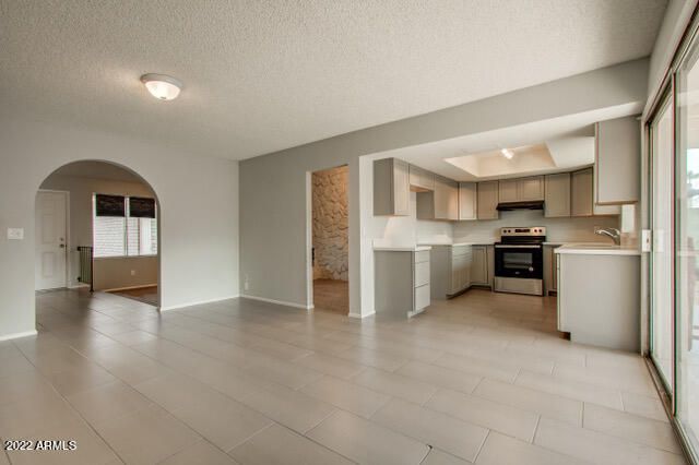 6353 W MISSION Lane, Glendale, AZ 85302