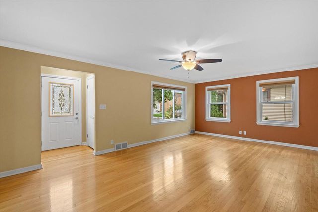 7617 29th AVENUE, Kenosha, WI 53143