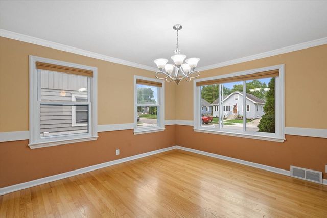 7617 29th AVENUE, Kenosha, WI 53143