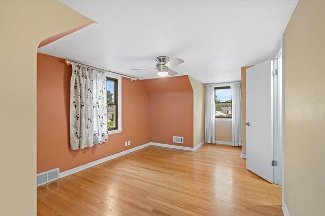 7617 29th AVENUE, Kenosha, WI 53143