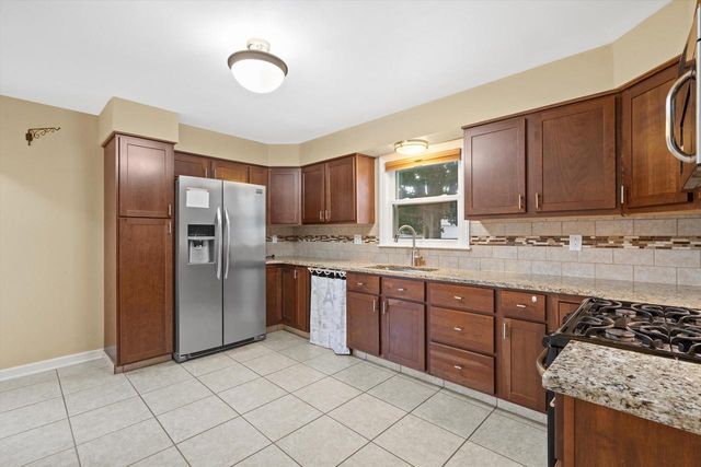 7617 29th AVENUE, Kenosha, WI 53143