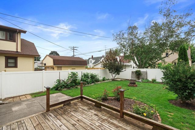 7617 29th AVENUE, Kenosha, WI 53143