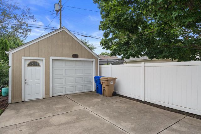 7617 29th AVENUE, Kenosha, WI 53143