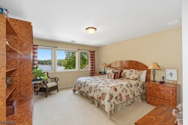 23 W Lake Shore Dr, Rockaway Twp., NJ 07866