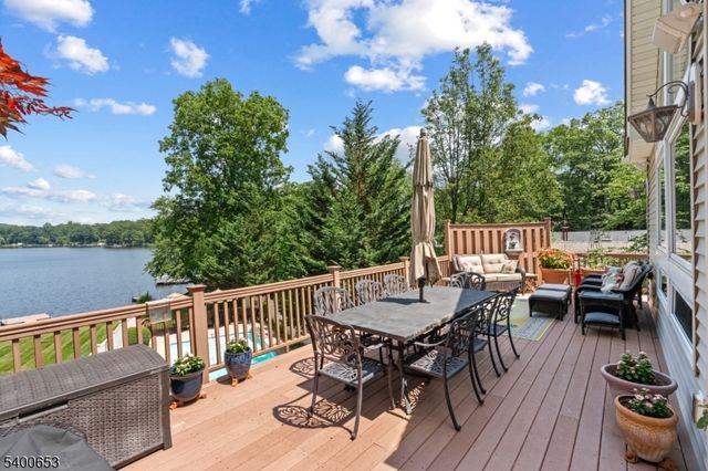 23 W Lake Shore Dr, Rockaway Twp., NJ 07866