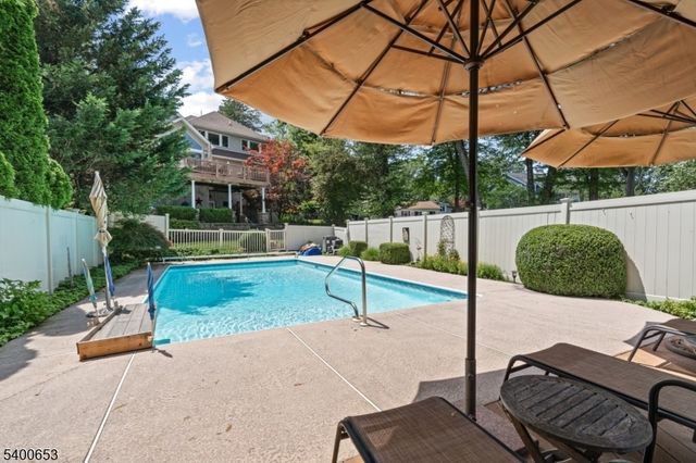 23 W Lake Shore Dr, Rockaway Twp., NJ 07866