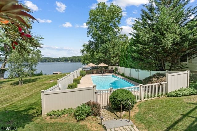 23 W Lake Shore Dr, Rockaway Twp., NJ 07866