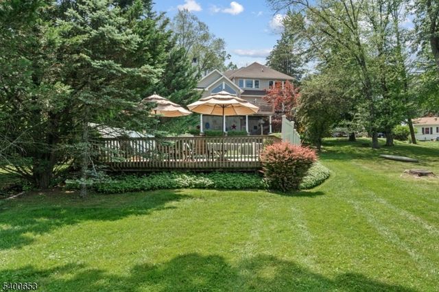 23 W Lake Shore Dr, Rockaway Twp., NJ 07866