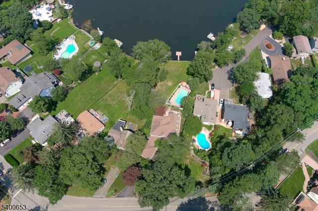 23 W Lake Shore Dr, Rockaway Twp., NJ 07866