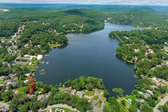 23 W Lake Shore Dr, Rockaway Twp., NJ 07866