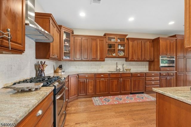 23 W Lake Shore Dr, Rockaway Twp., NJ 07866