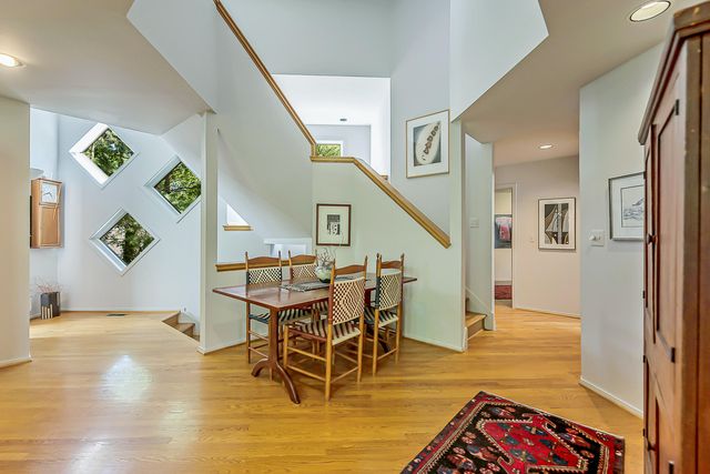 555 Glendale Circle, Ann Arbor, MI 48103