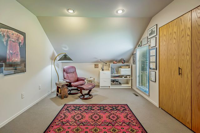 555 Glendale Circle, Ann Arbor, MI 48103