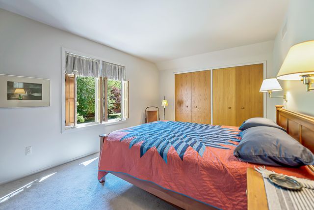 555 Glendale Circle, Ann Arbor, MI 48103