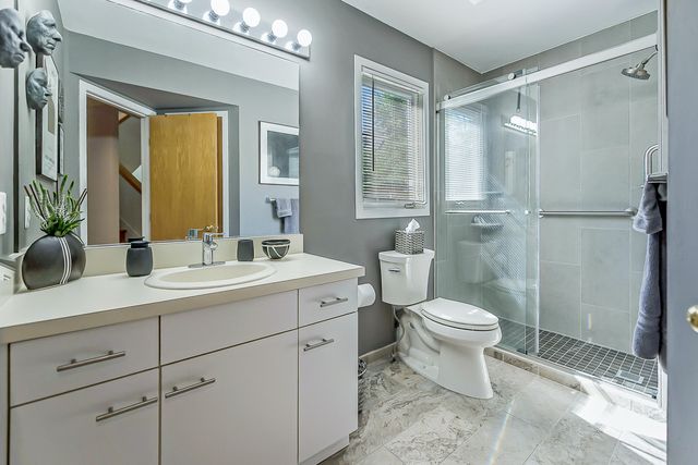 555 Glendale Circle, Ann Arbor, MI 48103