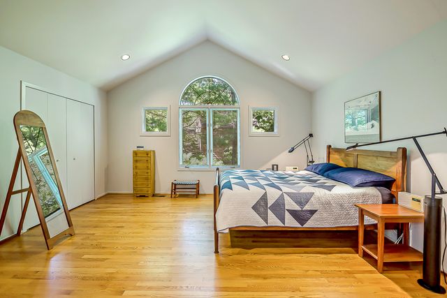 555 Glendale Circle, Ann Arbor, MI 48103