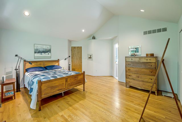 555 Glendale Circle, Ann Arbor, MI 48103