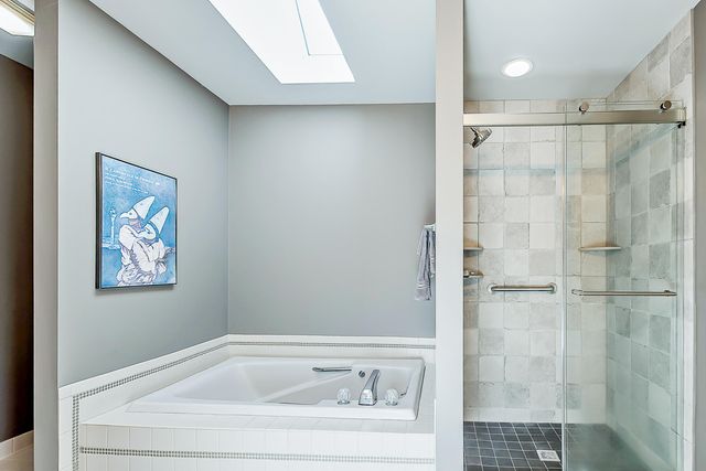 555 Glendale Circle, Ann Arbor, MI 48103