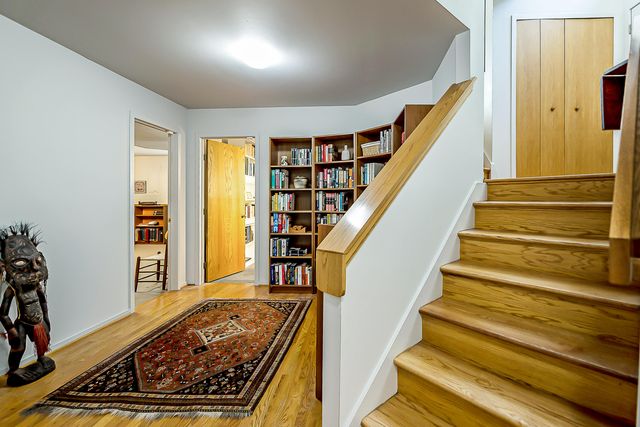 555 Glendale Circle, Ann Arbor, MI 48103