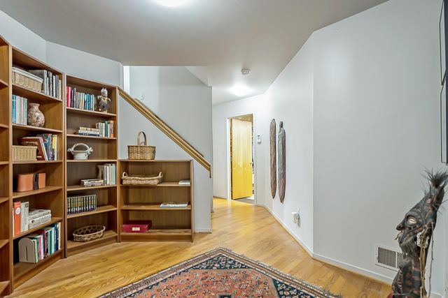 555 Glendale Circle, Ann Arbor, MI 48103