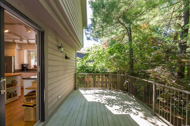 555 Glendale Circle, Ann Arbor, MI 48103
