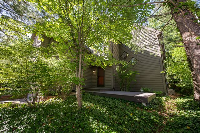 555 Glendale Circle, Ann Arbor, MI 48103