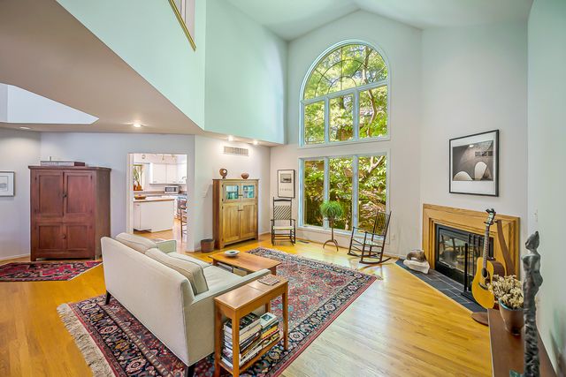 555 Glendale Circle, Ann Arbor, MI 48103
