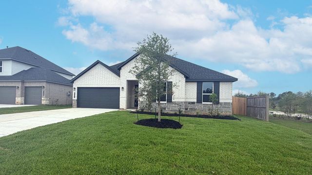 1104 Skyline Trails Avenue, Conroe, TX 77303