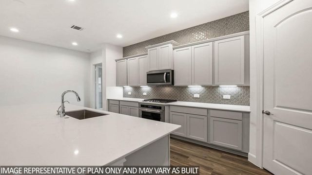1104 Skyline Trails Avenue, Conroe, TX 77303