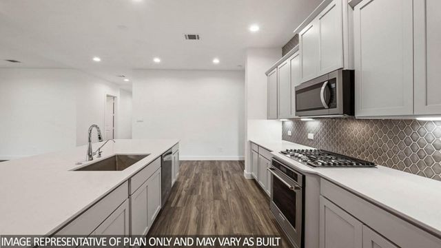 1104 Skyline Trails Avenue, Conroe, TX 77303