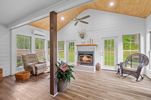 46 E Locust, Sumrall, MS 39482