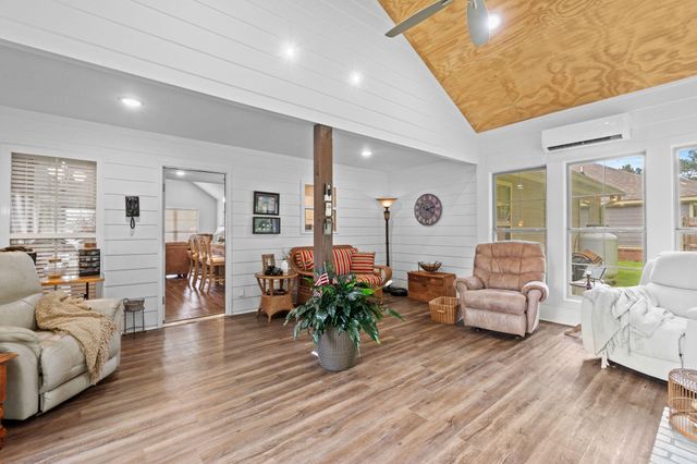 46 E Locust, Sumrall, MS 39482