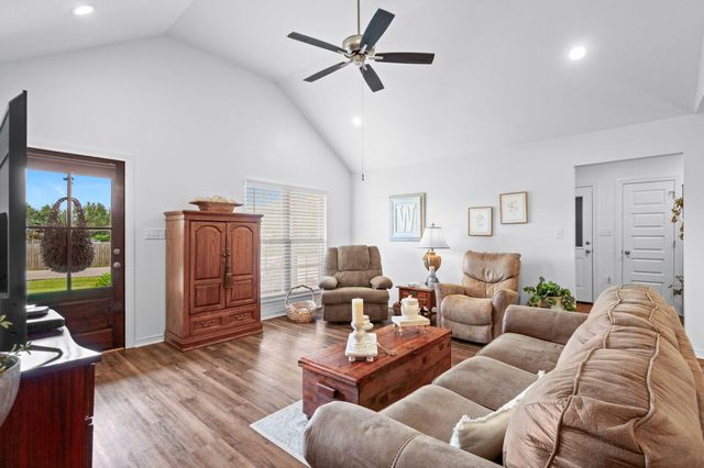 46 E Locust, Sumrall, MS 39482