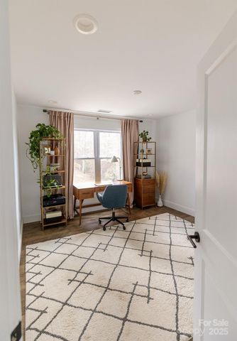 11 Pine Ridge Road, Asheville, NC 28805