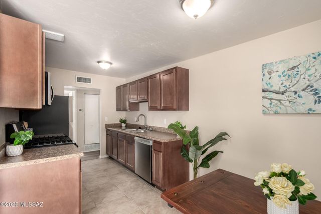 6625 E 38th Street, Tucson, AZ 85730