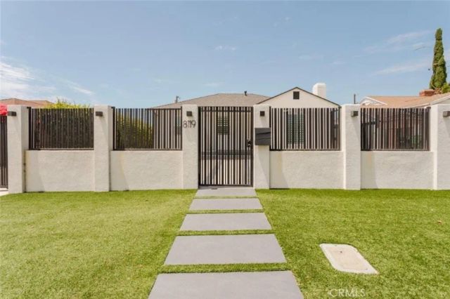 8119 Shadyglade Avenue, North Hollywood, CA 91605