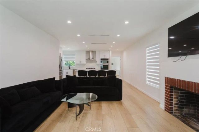 8119 Shadyglade Avenue, North Hollywood, CA 91605