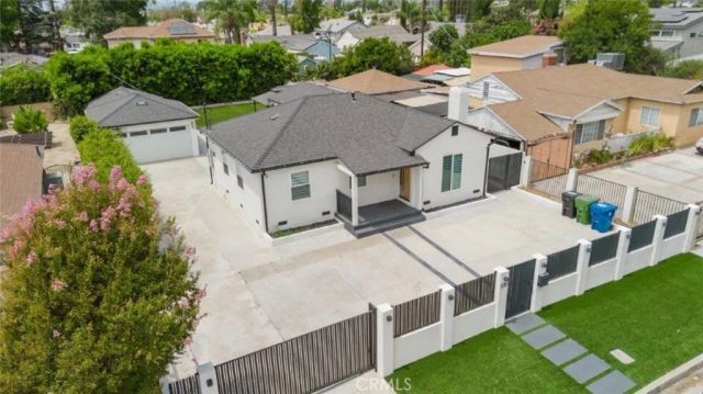 8119 Shadyglade Avenue, North Hollywood, CA 91605