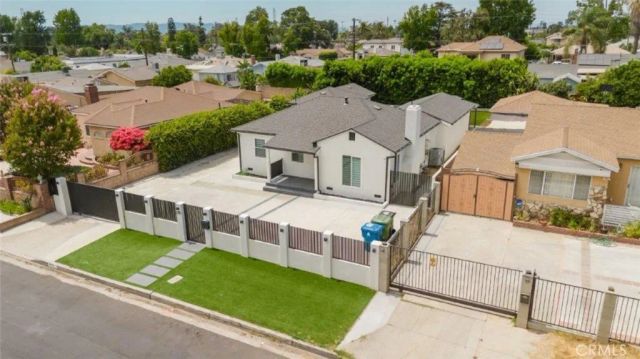 8119 Shadyglade Avenue, North Hollywood, CA 91605