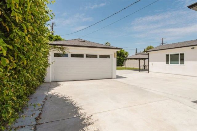 8119 Shadyglade Avenue, North Hollywood, CA 91605