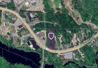 1124 W Main Street, Riverhead, NY 11901