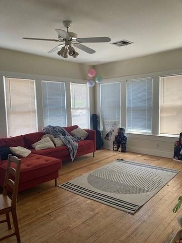 2710 Whitis Ave B, Austin, TX 78705