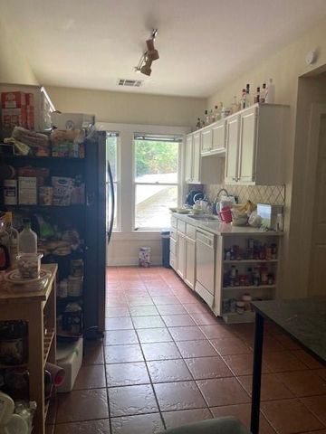 2710 Whitis Ave B, Austin, TX 78705