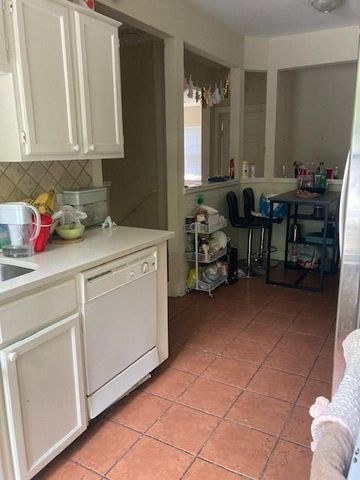 2710 Whitis Ave B, Austin, TX 78705