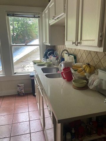 2710 Whitis Ave B, Austin, TX 78705