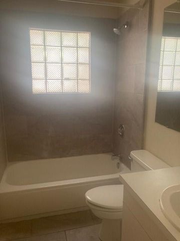 2710 Whitis Ave B, Austin, TX 78705