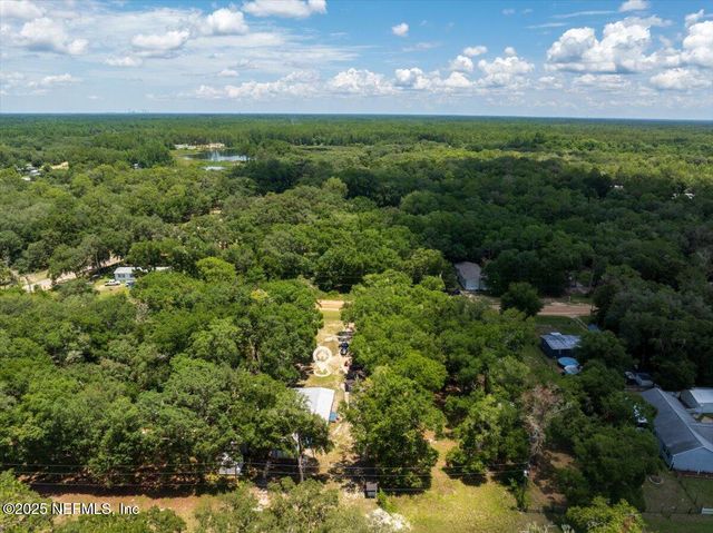 108 HUGH Avenue, Interlachen, FL 32148