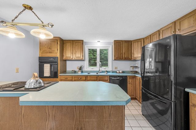 2140 Palmer Rd, Palmer, MA 01080