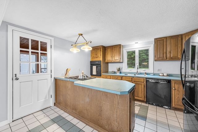 2140 Palmer Rd, Palmer, MA 01080