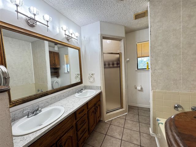 1050 35th Street NE, Paris, TX 75462